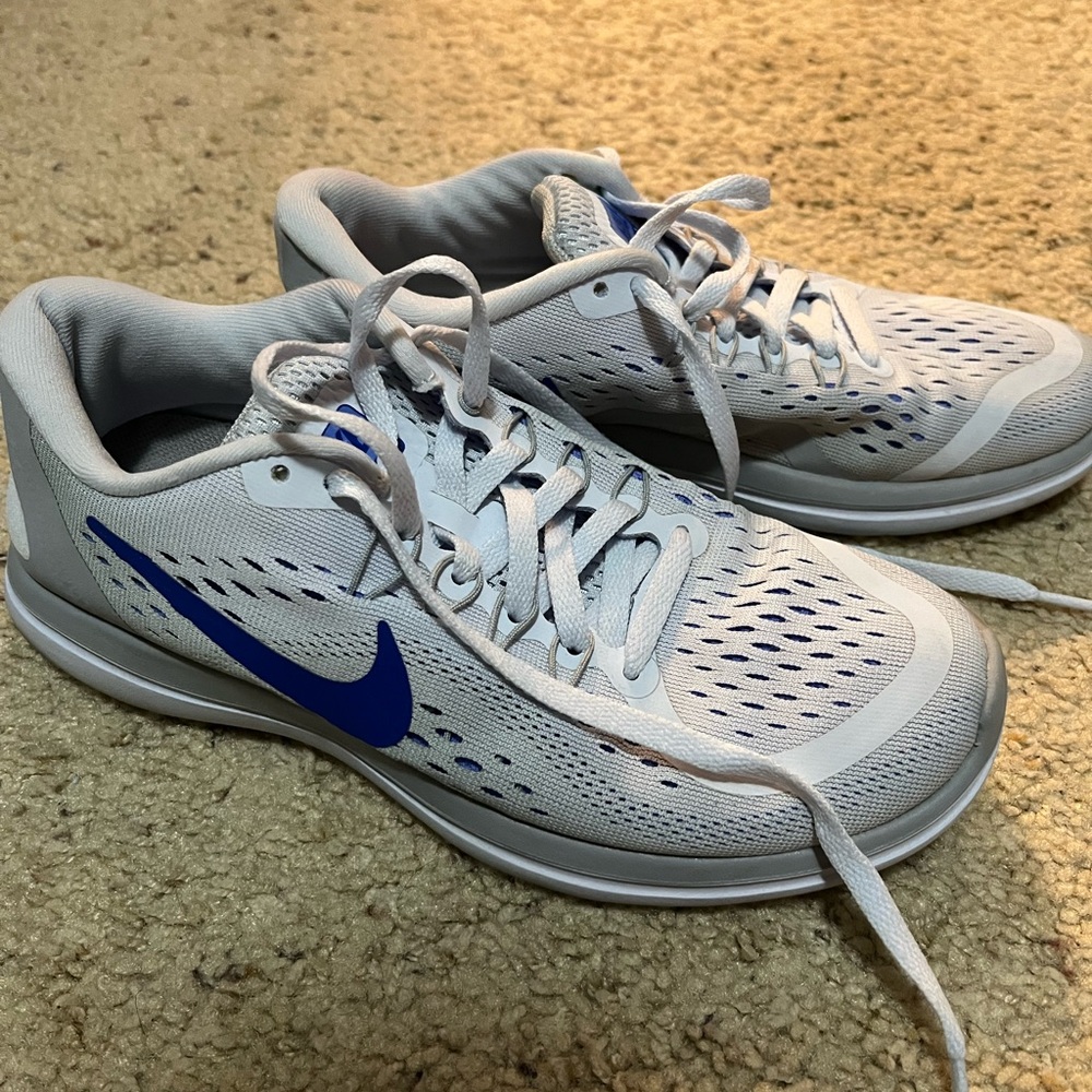 Nike Women’s Athletic Shoes in White and Blue
